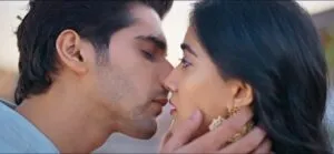 Abr-e-Karam-- almost kissing scene