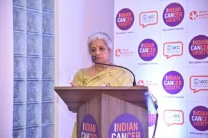 Mrs Usha Thorat - Hon Secretary and Managing Trustee Indian Cancer Society ans Ex Deputy Givernor of RBI addressing the event