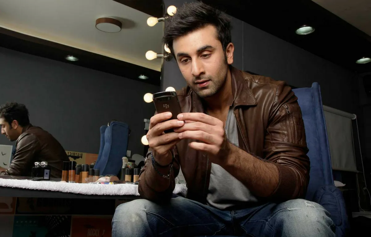 RANBIR KAPOOR CONFIRMS HAVING AN INVISIBLE ACCOUNT ON INSTAGRAM