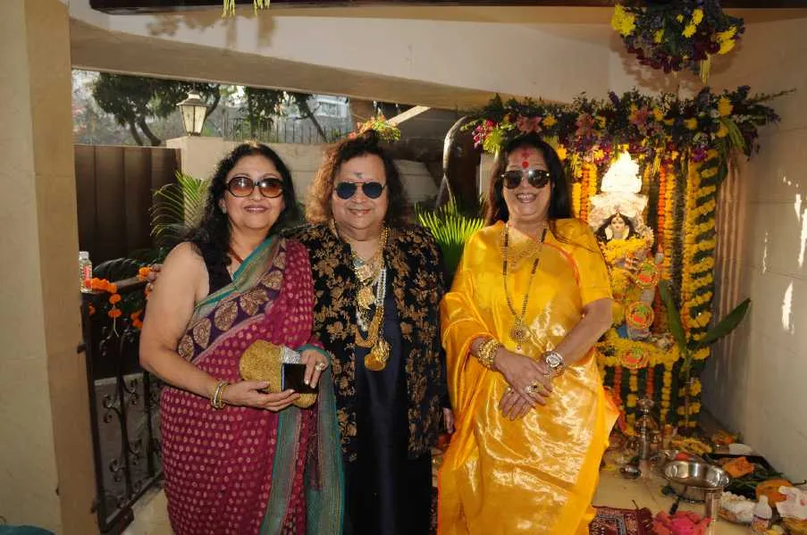 Leena chandawarkar with Bappi Lahiri and Reema Lahiri 