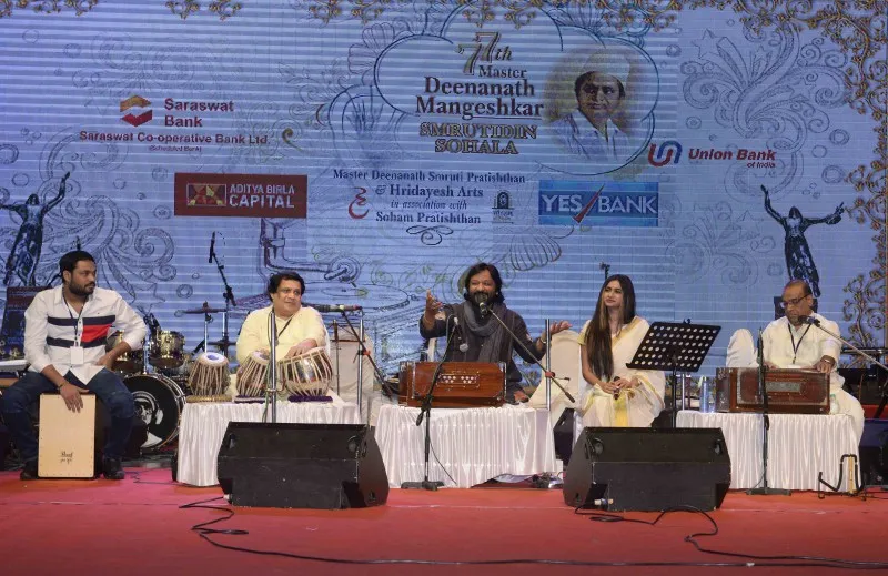Roopkumar Rathod with daughter Reewa Rathod perform at the 77th Deenanath Mangeshkar Awards