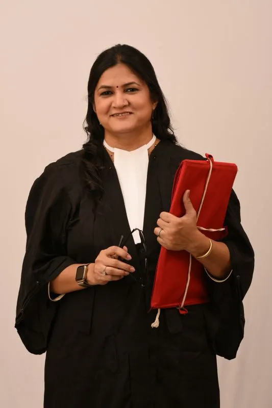 Celebrity Matrimony Lawyer Anagha Nimbkar (2)