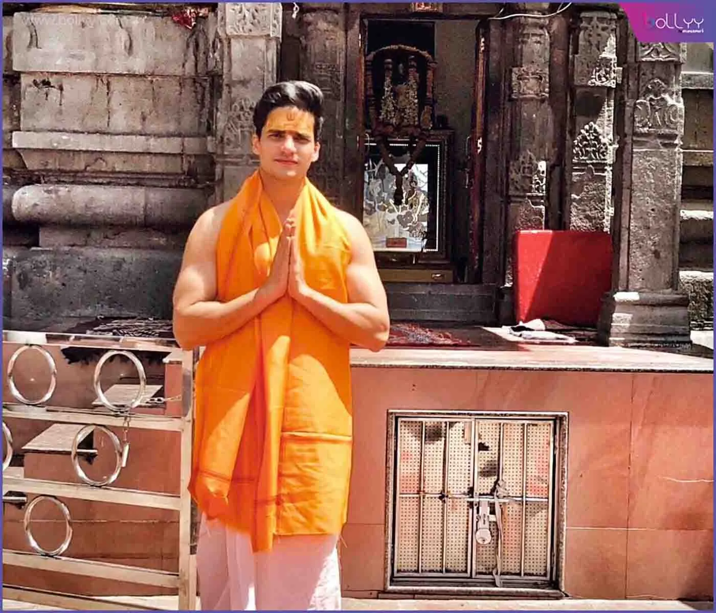 Actor Aashish Bhardwaj Seeking blessing from Mahakal temple Ujjain