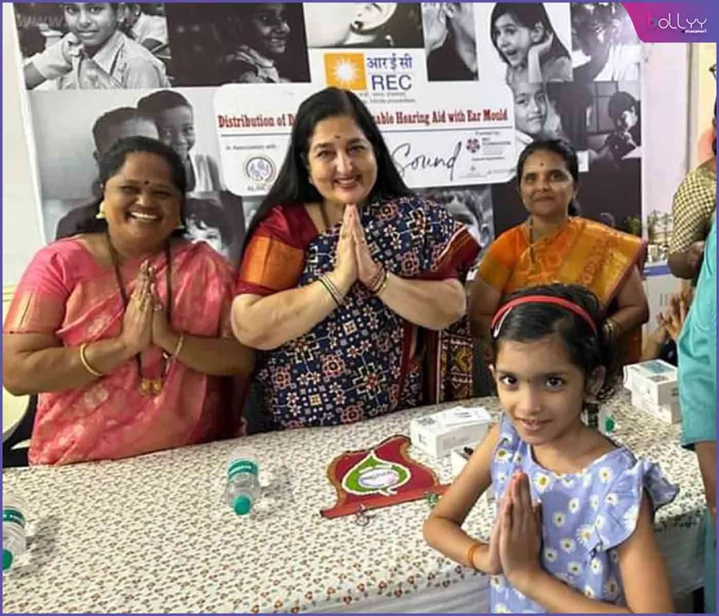Mrs. Anuradha Paudwal donated her 1000th hearing aid (2)