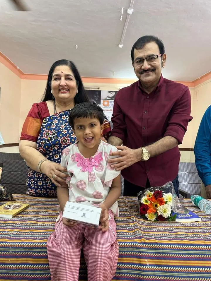 Mrs. Anuradha Paudwal donated her 1000th hearing aid