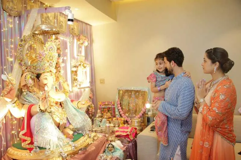 Neil Nitin Mukesh with Rukmini Sahay and daughter Nurvi Neil Nitin Mukesh celebrating Ganesh Chaturthi 2023