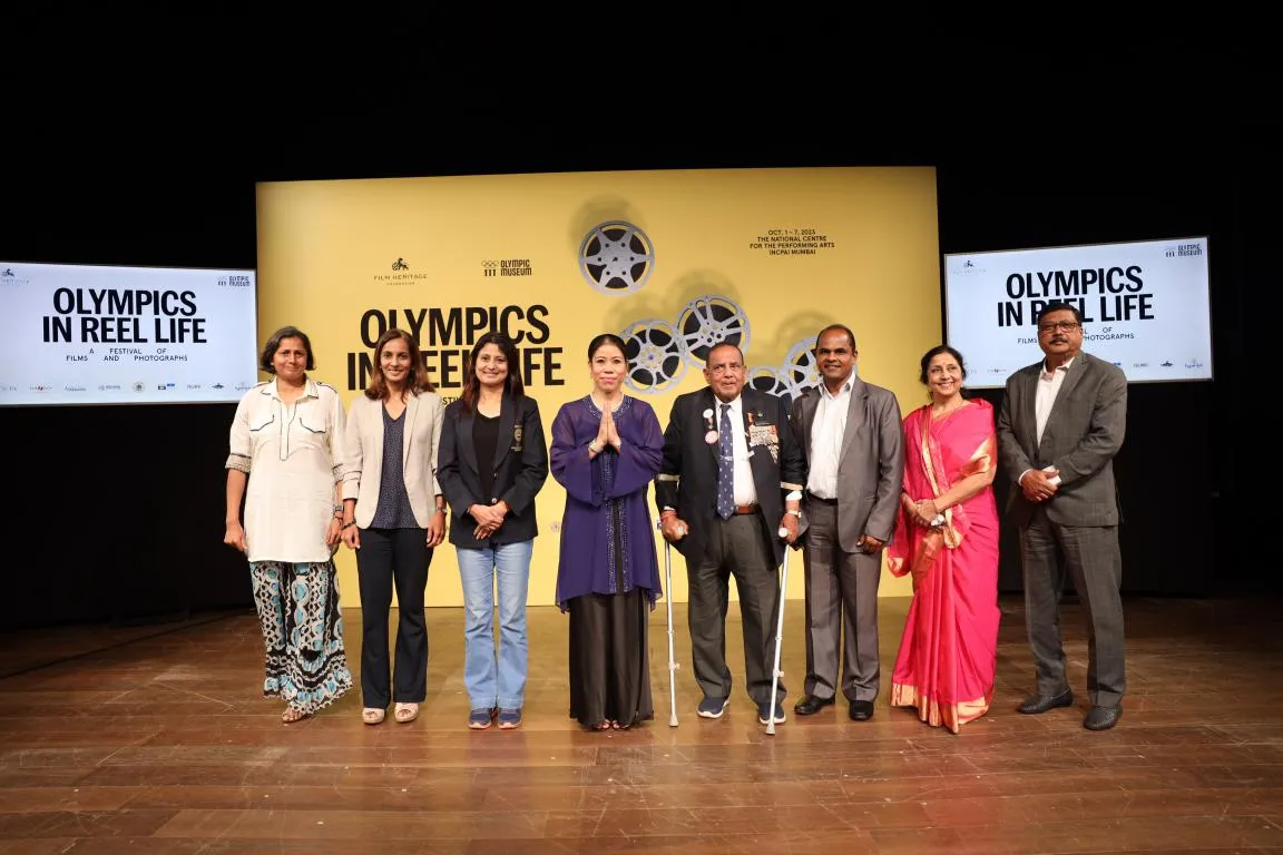 Olympics in Reel Life- (From left to right) - Manisha Malhotra, Aparna Popat, Anjali Bhagwat, MC Mary Kom, Murlikant Petkar, Manoj Pingale, Rekha Bhide and Mervyn Fernandes